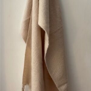 Avenue Zoe Cream Scarf NWT